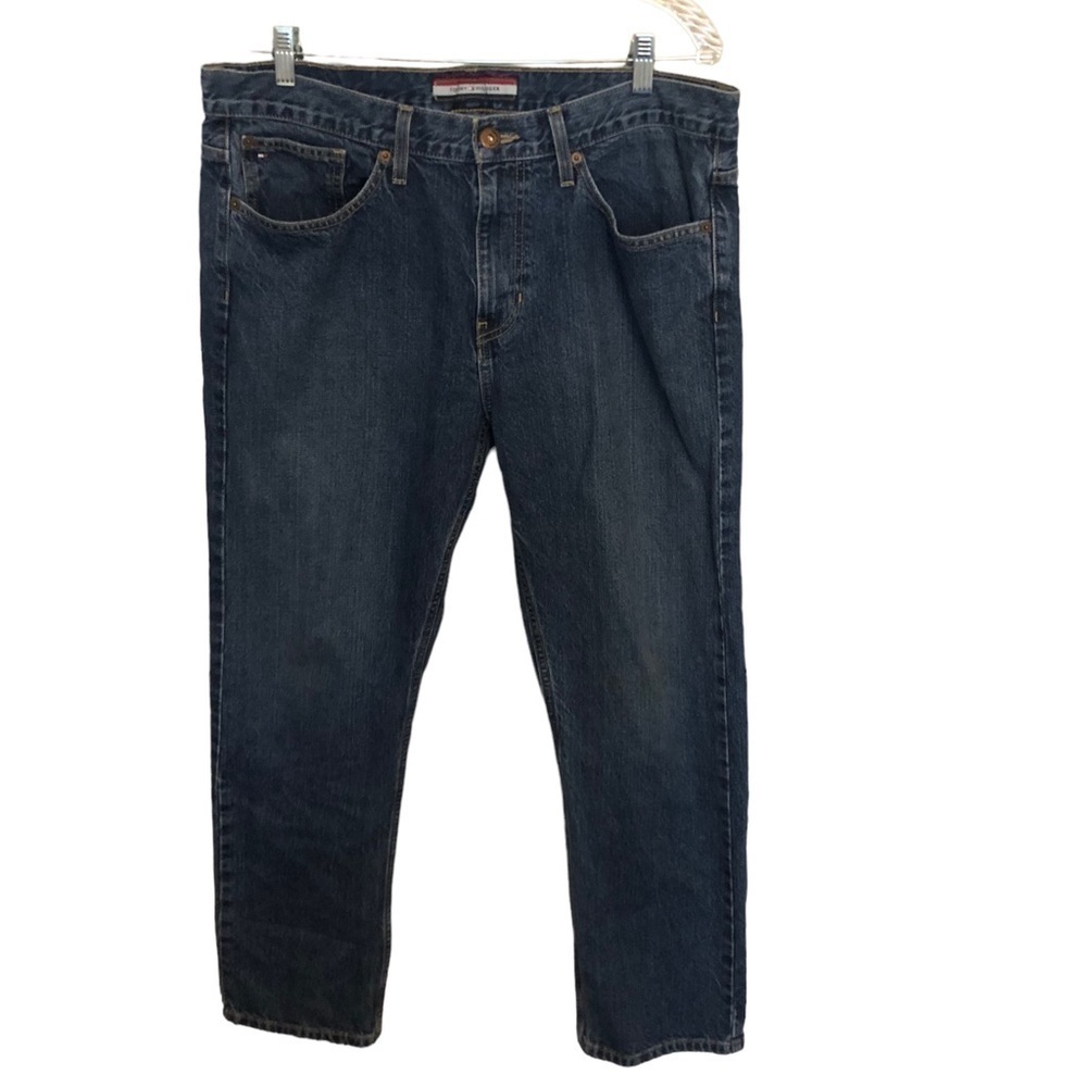 Tommy Hilfiger Men’s Classic Straight leg Medium wash jeans